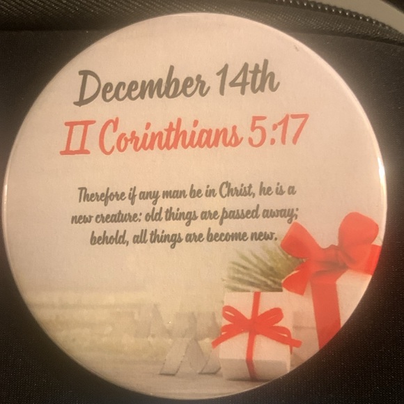 Christmas Countdown Button Set w/scriptures (12 days) - Picture 4 of 4